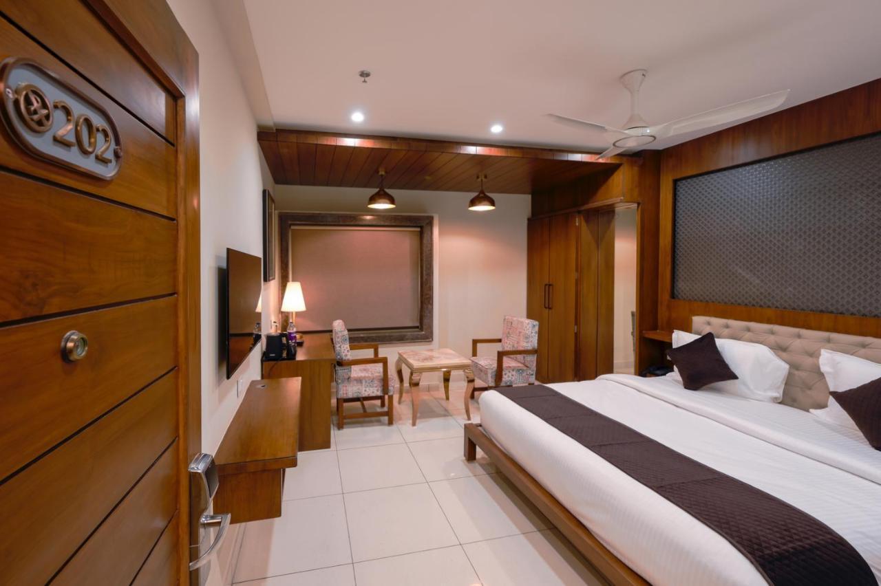 Hotel The Shivalik Bhubaneswar Exterior foto